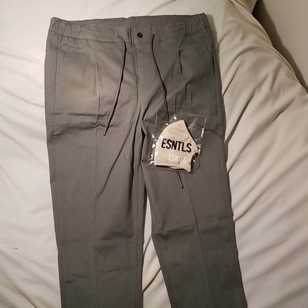 Esntls Grey Chino Medium W/ Mask